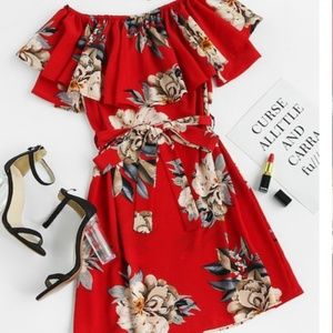 NWOT Summer 🌞 floral dress with belt